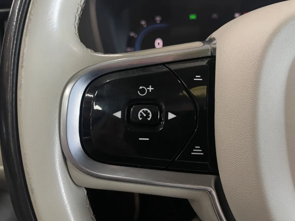 2.0 T8 Plug-in hybrid AWD Ultra Dark | Massage/Ventilatie | Trekhaak | 360 Cam | Pano | Memory