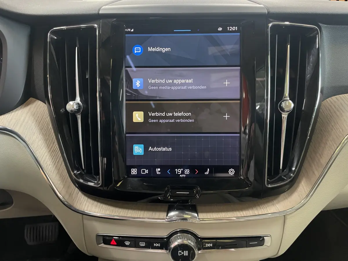 2.0 T8 Plug-in hybrid AWD Ultra Dark | Massage/Ventilatie | Trekhaak | 360 Cam | Pano | Memory