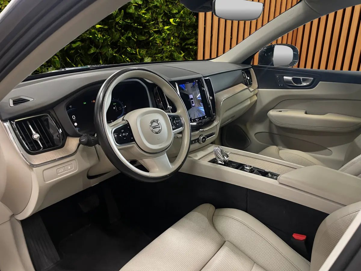 2.0 T8 Plug-in hybrid AWD Ultra Dark | Massage/Ventilatie | Trekhaak | 360 Cam | Pano | Memory