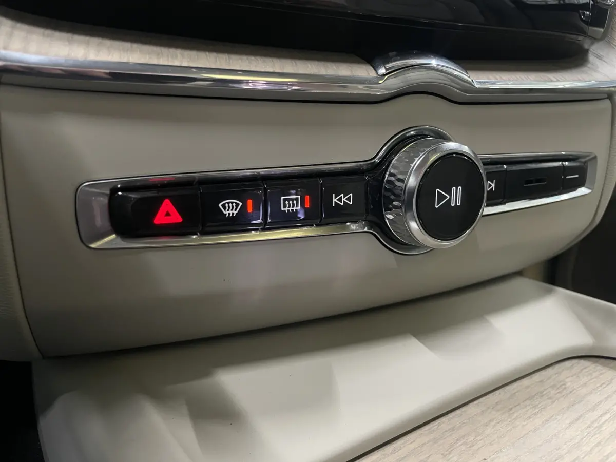 2.0 T8 Plug-in hybrid AWD Ultra Dark | Massage/Ventilatie | Trekhaak | 360 Cam | Pano | Memory