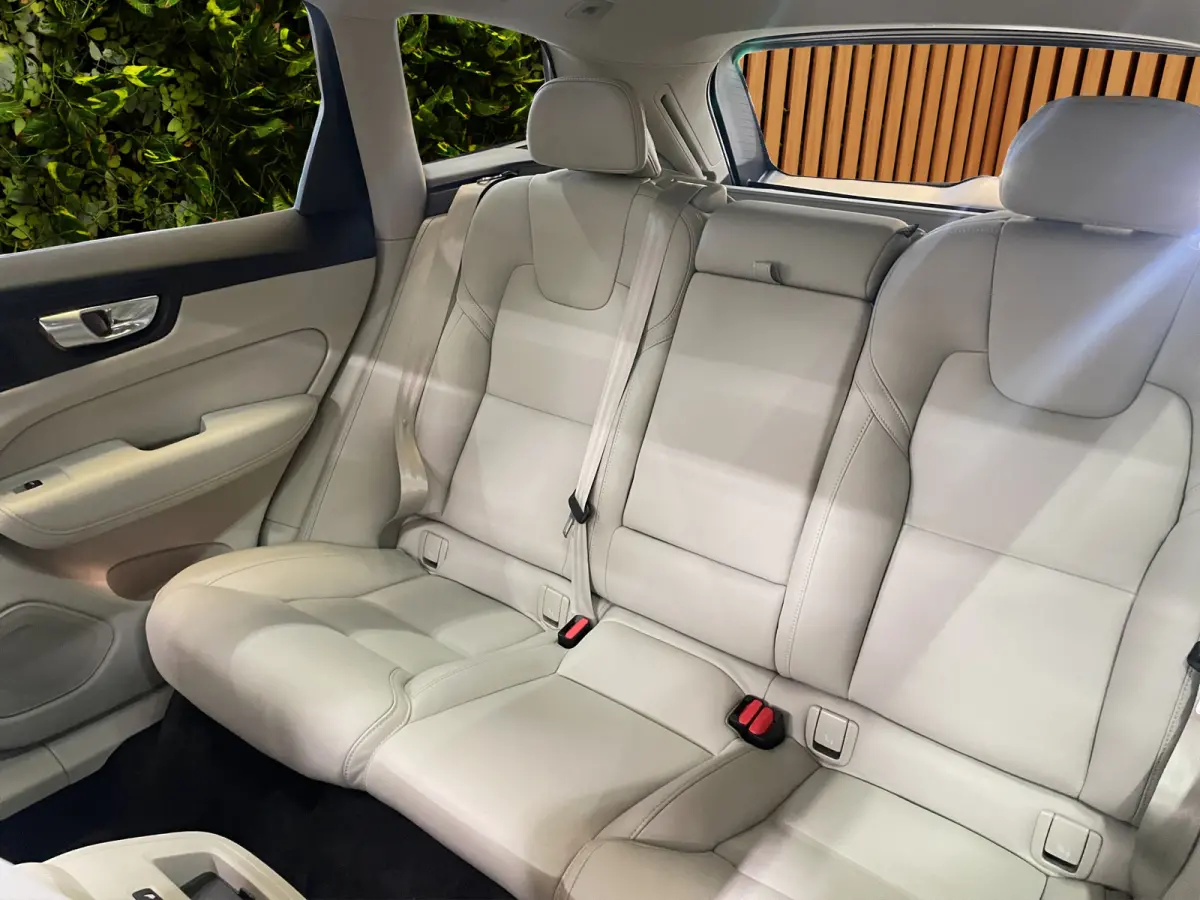 2.0 T8 Plug-in hybrid AWD Ultra Dark | Massage/Ventilatie | Trekhaak | 360 Cam | Pano | Memory