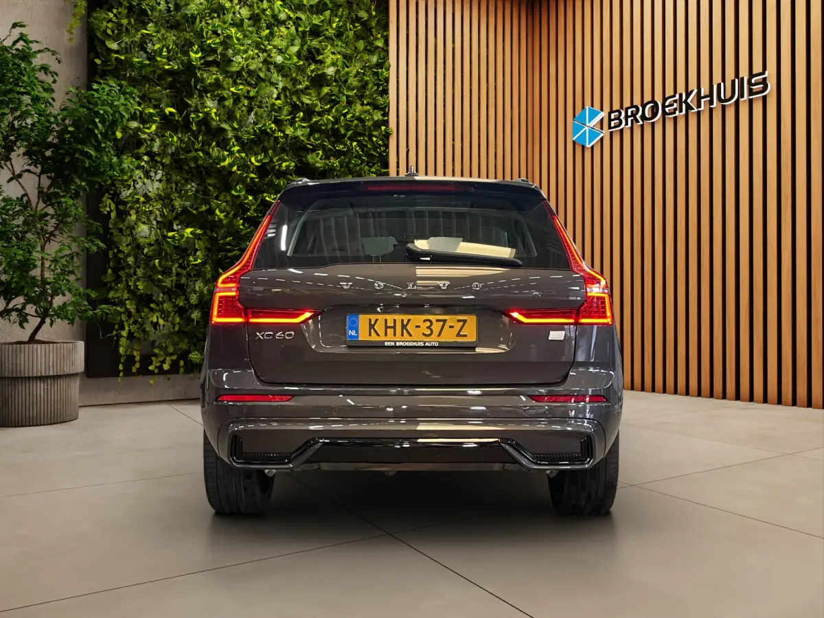 2.0 T8 Plug-in hybrid AWD Ultra Dark | Massage/Ventilatie | Trekhaak | 360 Cam | Pano | Memory
