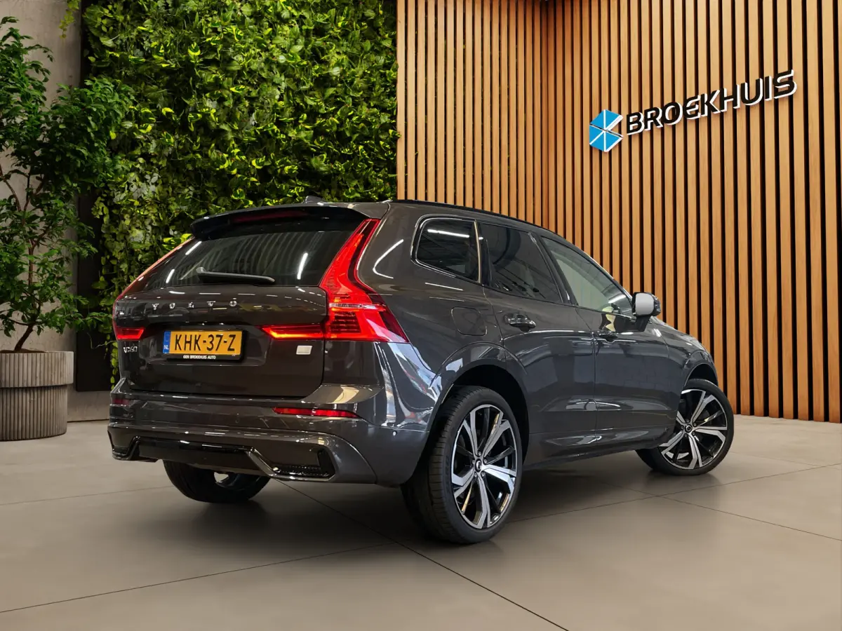 2.0 T8 Plug-in hybrid AWD Ultra Dark | Massage/Ventilatie | Trekhaak | 360 Cam | Pano | Memory