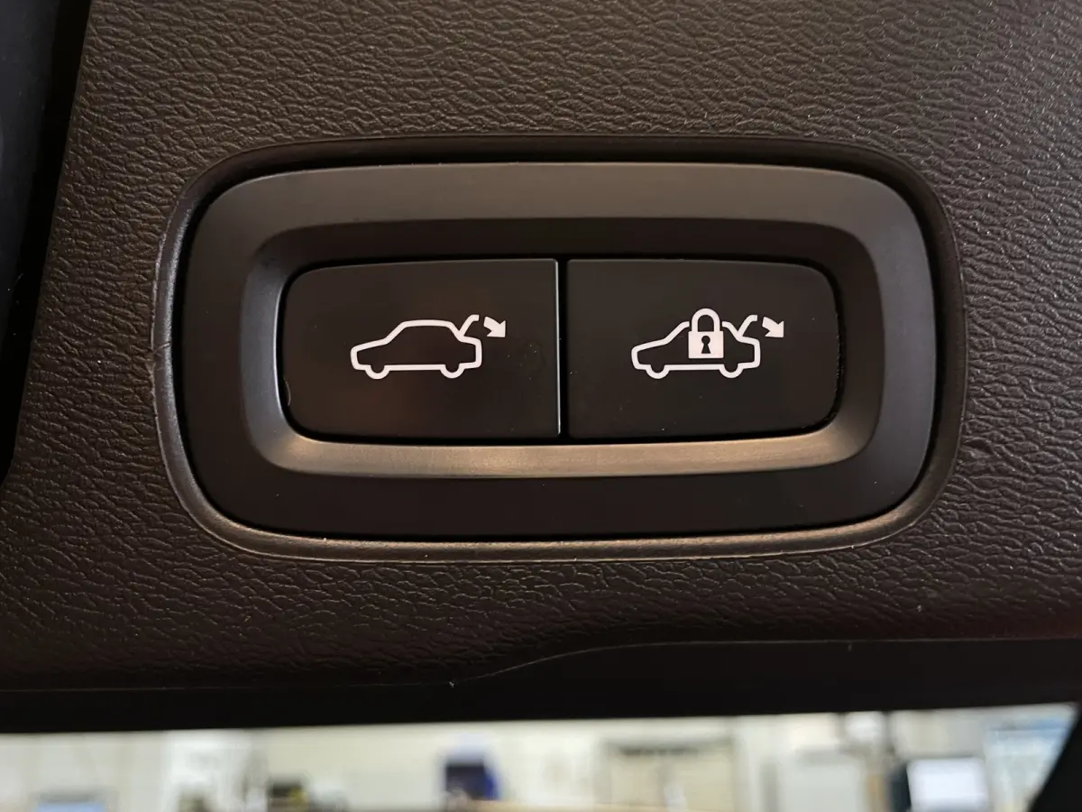 2.0 T8 Plug-in hybrid AWD Ultra Dark | Massage/Ventilatie | Trekhaak | 360 Cam | Pano | Memory