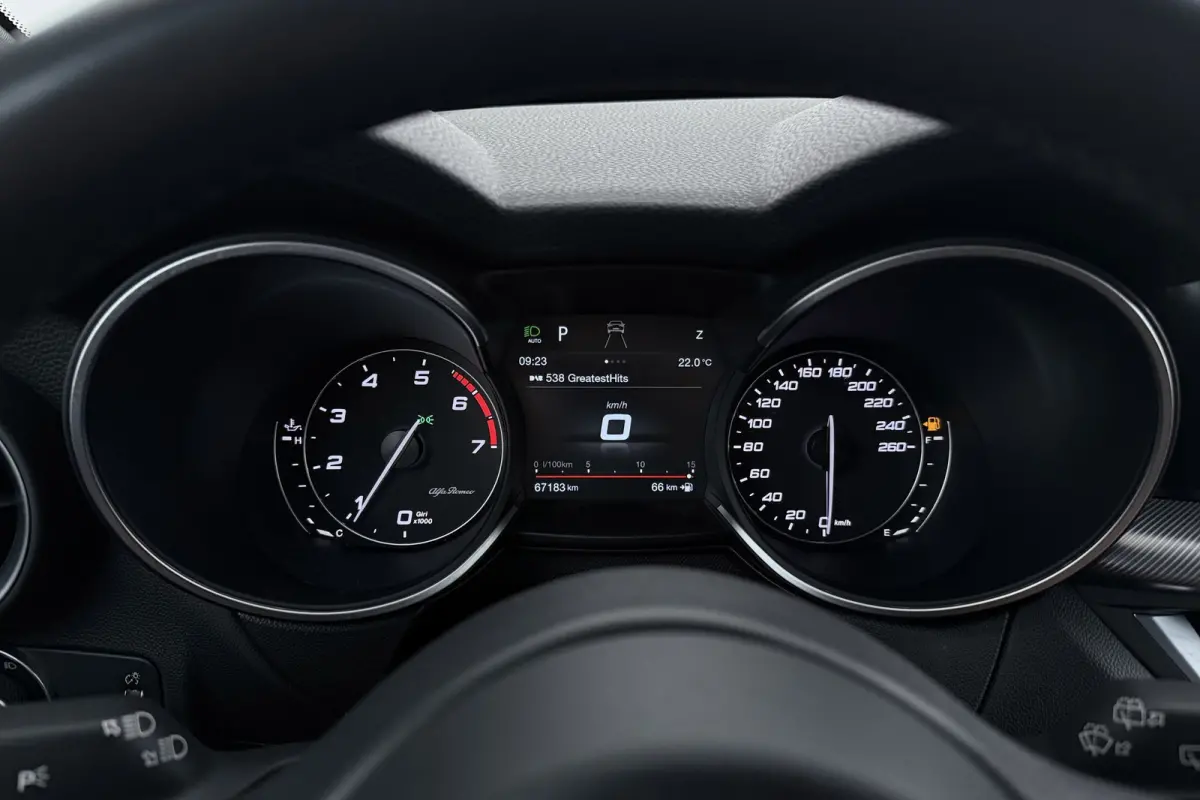 2.0 T AWD Super Veloce | Squadra Tuning | Afn. Trekhaak | Automaat | BSM | Elek. stoel | Stoel-&stuurverwarming
