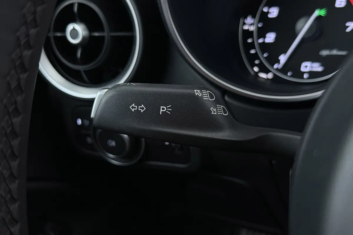 2.0 T AWD Super Veloce | Squadra Tuning | Afn. Trekhaak | Automaat | BSM | Elek. stoel | Stoel-&stuurverwarming