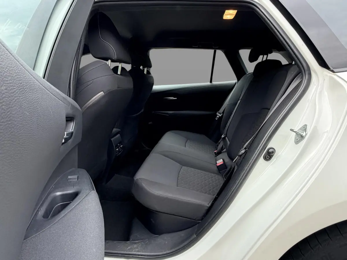 1.8 Hybrid Active / Adaptive Cruise / Apple & Android / Volledige Dealer Historie / Full-LED /