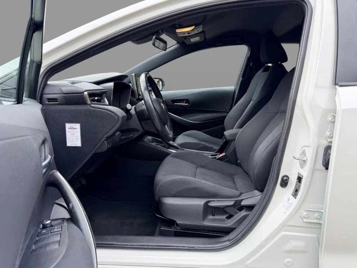 1.8 Hybrid Active / Adaptive Cruise / Apple & Android / Volledige Dealer Historie / Full-LED /