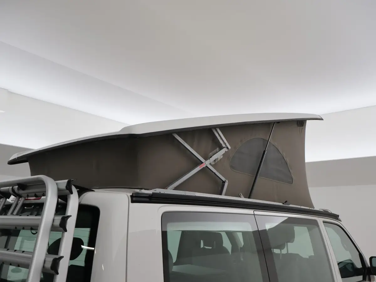 2.0 TDI 140 PK CALIFORNIA BEACH CAMPER 6-PERS. FABRIEKS CAMPER | STANDKACHEL | STOELVERW. | CAMERA | TREKHAAK