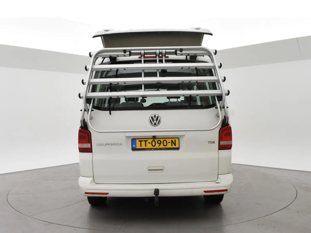 2.0 TDI 140 PK CALIFORNIA BEACH CAMPER 6-PERS. FABRIEKS CAMPER | STANDKACHEL | STOELVERW. | CAMERA | TREKHAAK