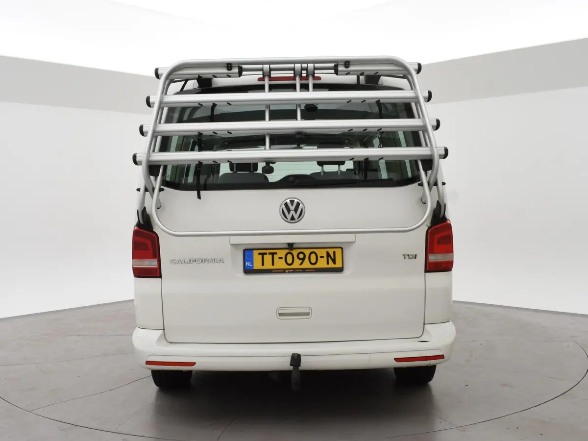2.0 TDI 140 PK CALIFORNIA BEACH CAMPER 6-PERS. FABRIEKS CAMPER | STANDKACHEL | STOELVERW. | CAMERA | TREKHAAK