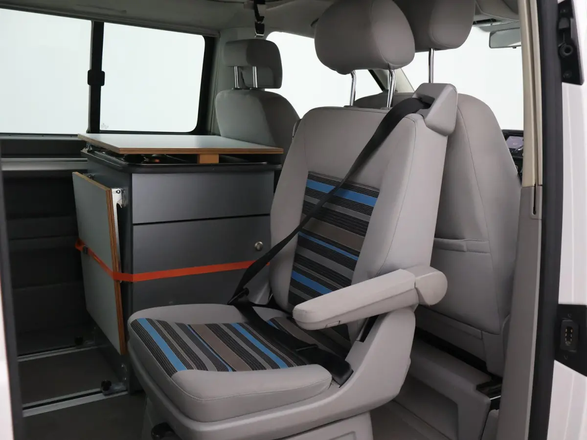 2.0 TDI 140 PK CALIFORNIA BEACH CAMPER 6-PERS. FABRIEKS CAMPER | STANDKACHEL | STOELVERW. | CAMERA | TREKHAAK