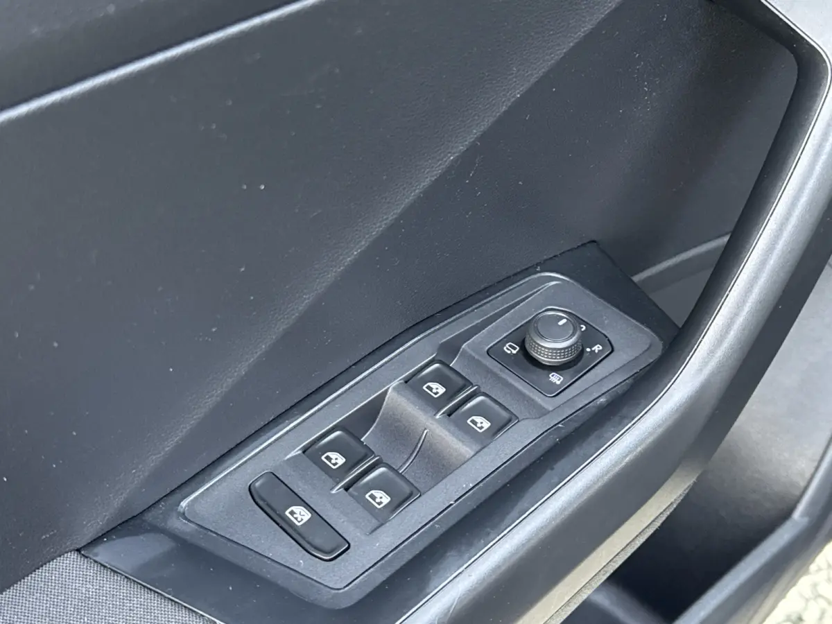 1.5 TSI 150PK DSG BUSINESS CARPLAY/NAVI/PDC