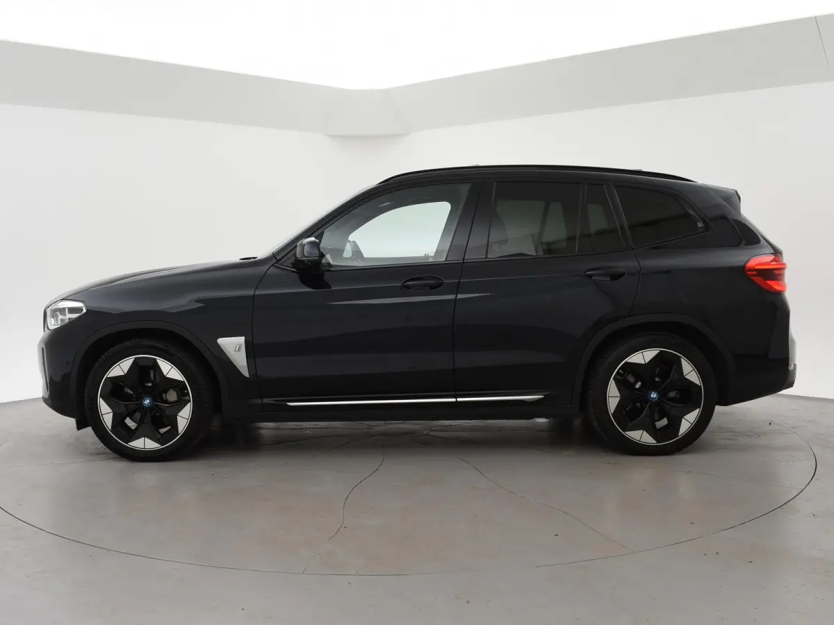 HIGH EXECUTIVE 80 kWh + TREKHAAK | PANORAMA | 360 CAMERA | ADAPTIVE CRUISE | SFEERVERLICHTING