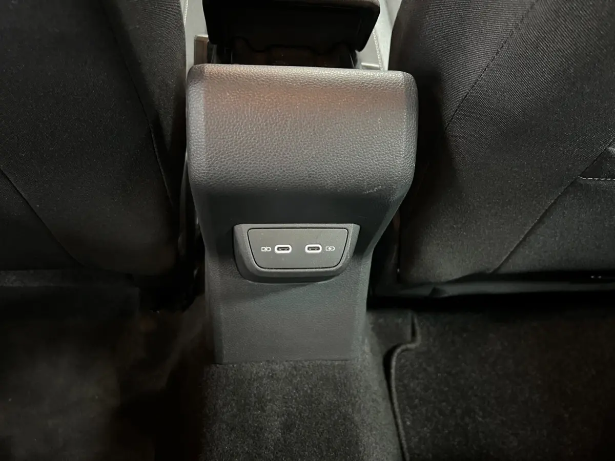 1.0 TSI Life | Cockpit | 1ste eigenaar | Carplay | PDC