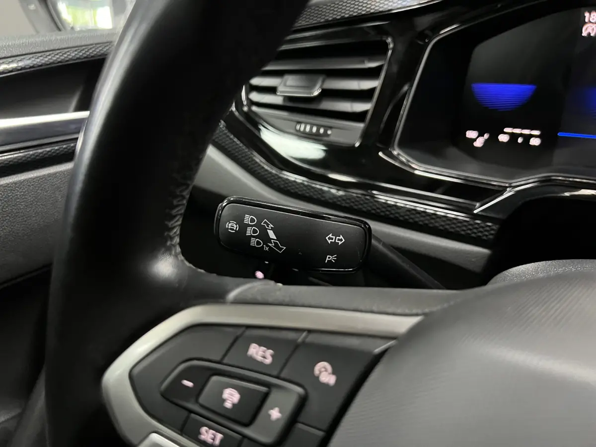 1.0 TSI Life | Cockpit | 1ste eigenaar | Carplay | PDC