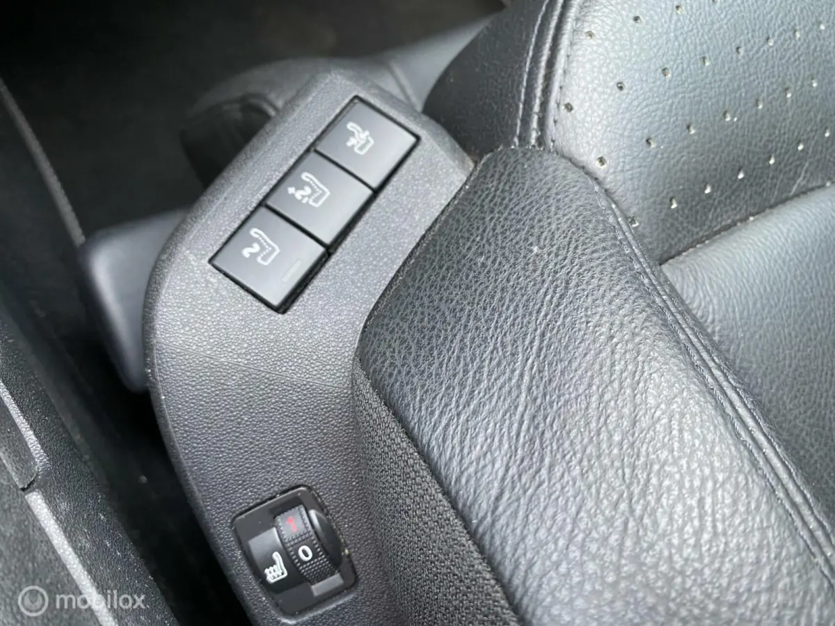 1.2 PureTech Shine volleer massage navigatie automaat