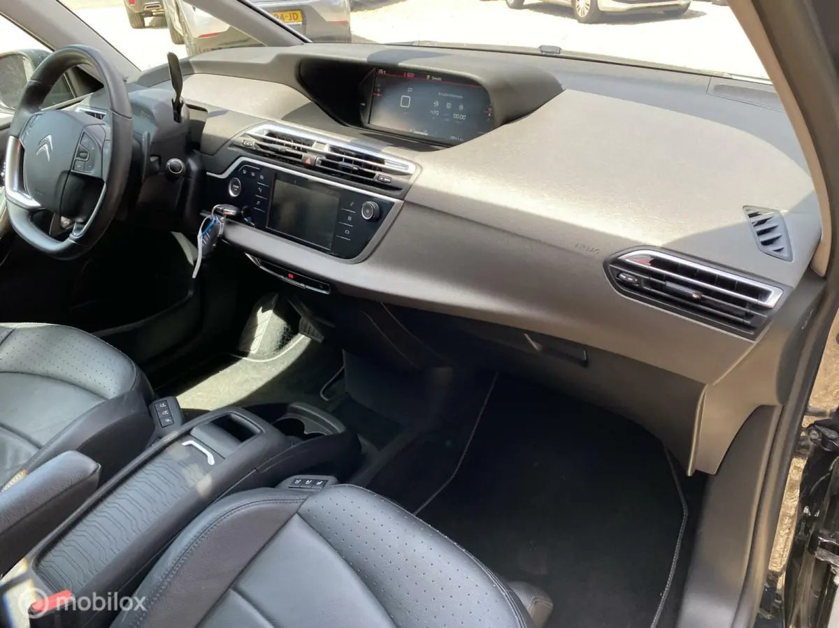 1.2 PureTech Shine volleer massage navigatie automaat