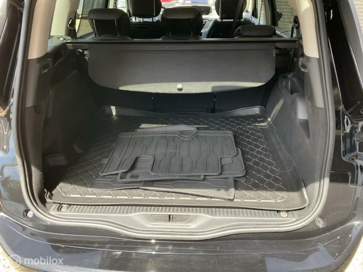 1.2 PureTech Shine volleer massage navigatie automaat