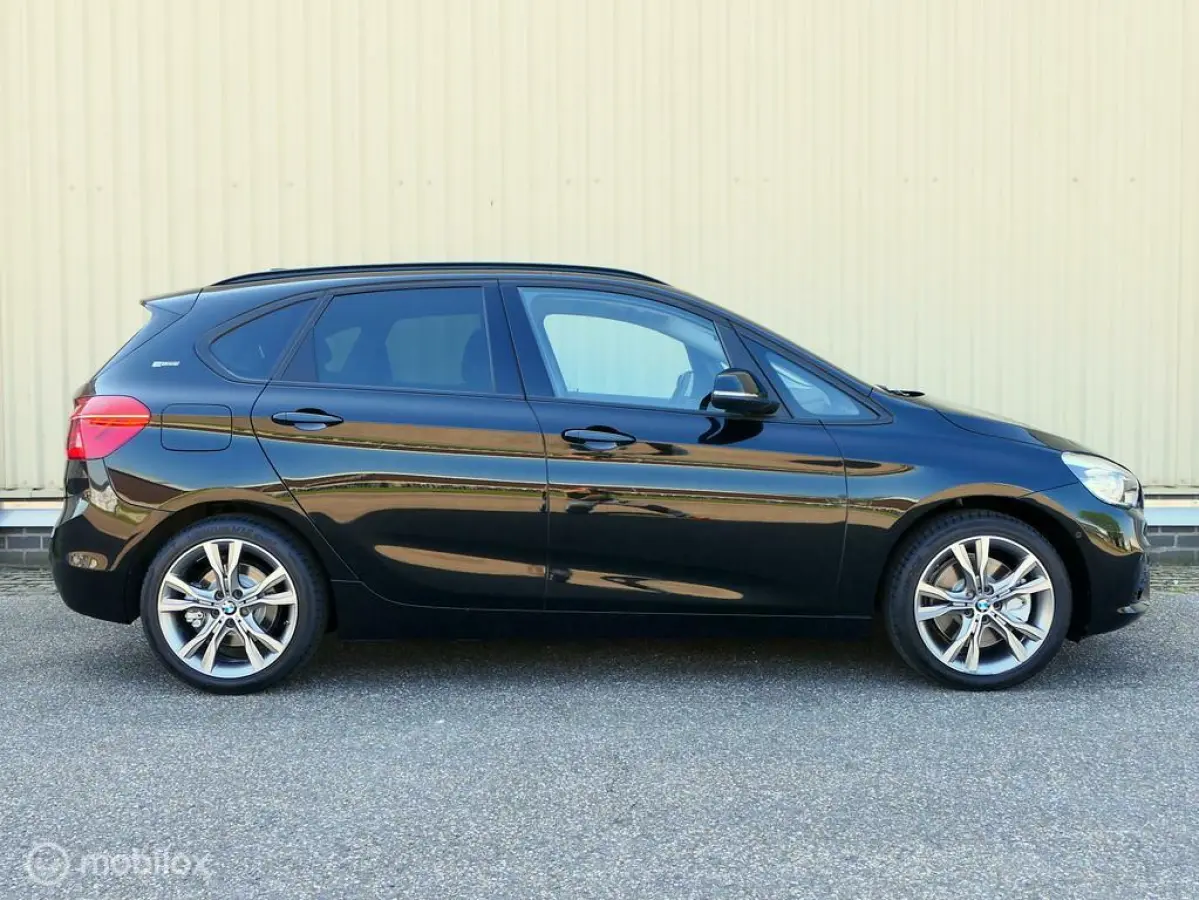 225XE Sport Line - leer - LED - 18 inch