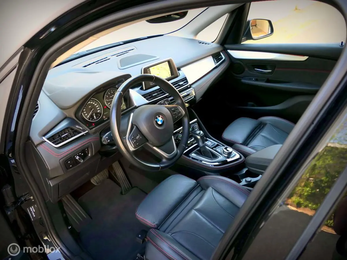 225XE Sport Line - leer - LED - 18 inch