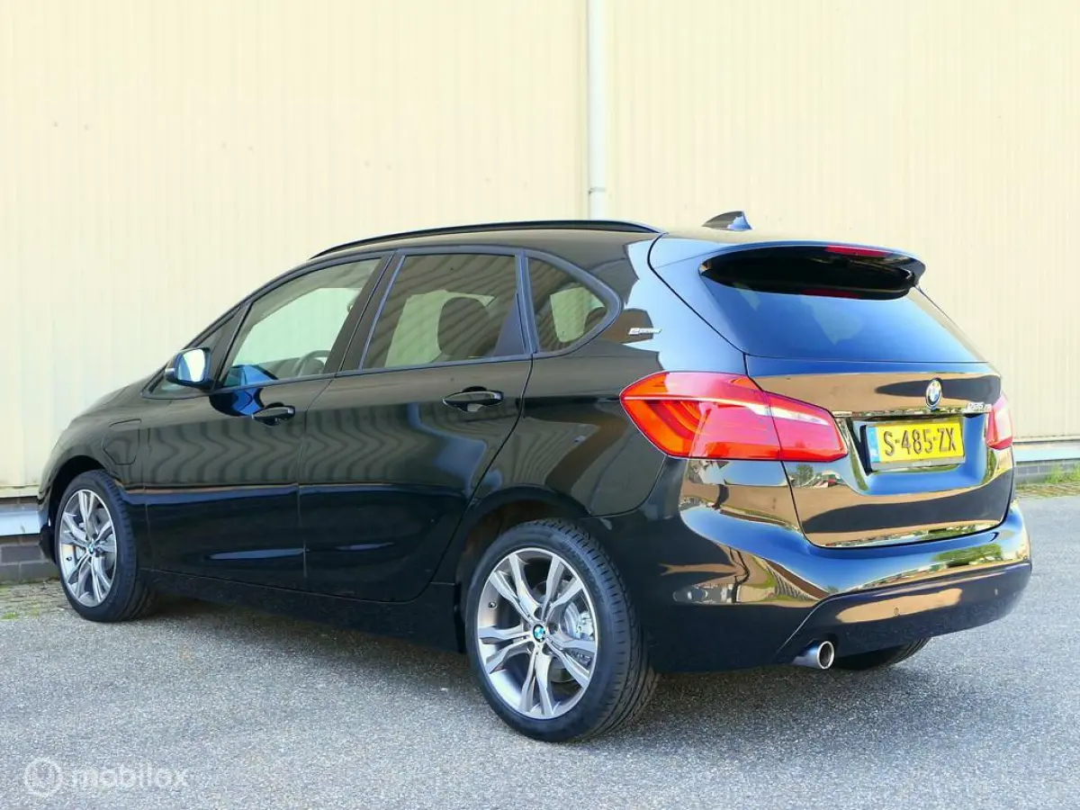 225XE Sport Line - leer - LED - 18 inch