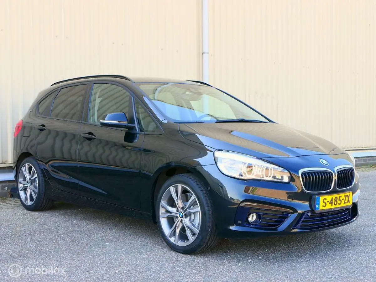 225XE Sport Line - leer - LED - 18 inch