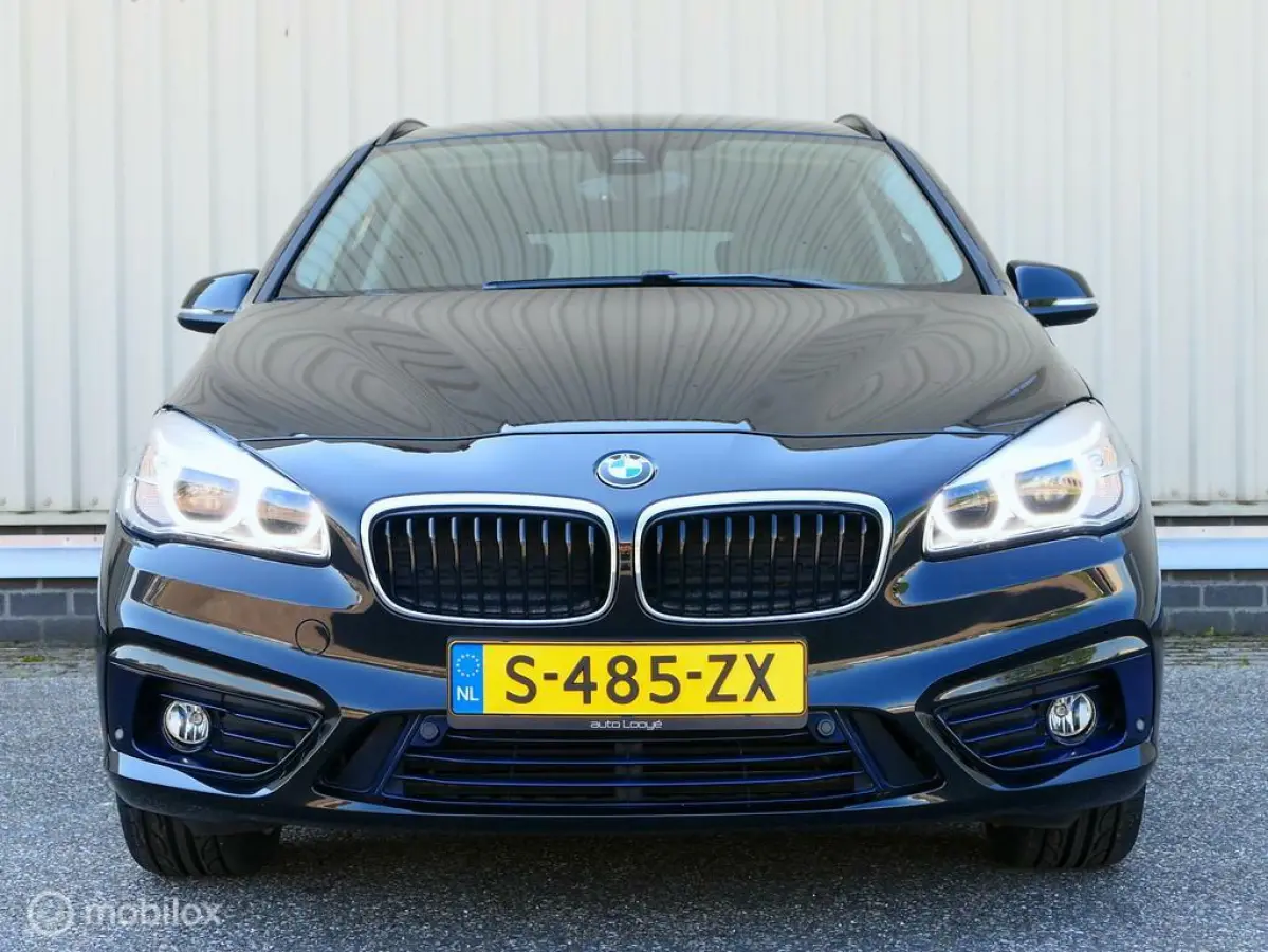 225XE Sport Line - leer - LED - 18 inch