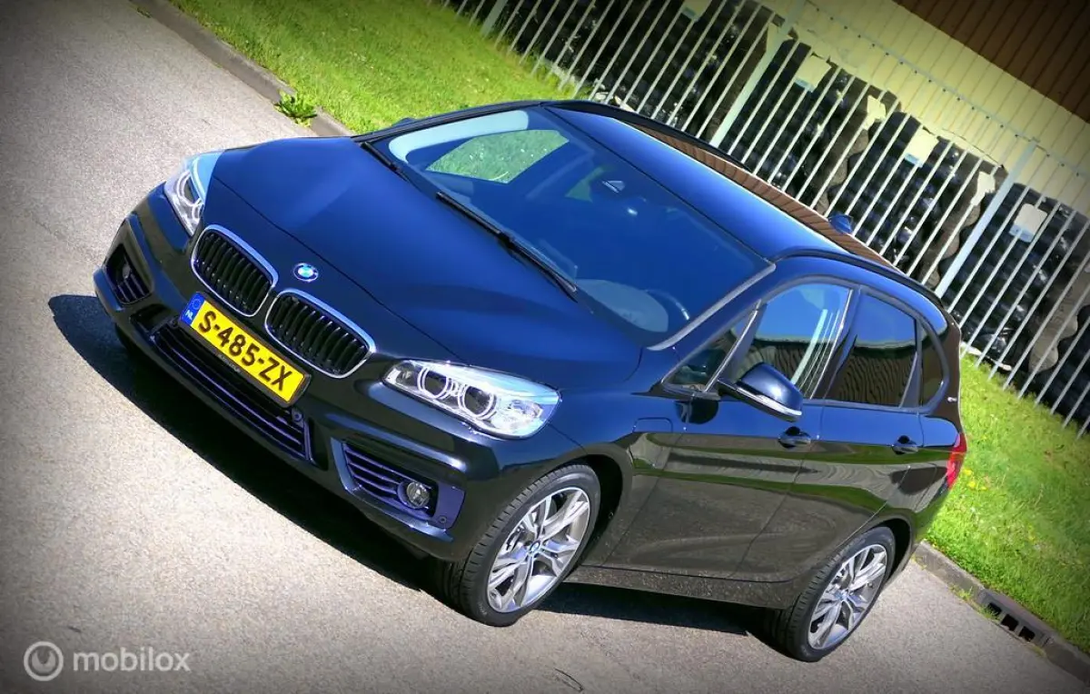 225XE Sport Line - leer - LED - 18 inch