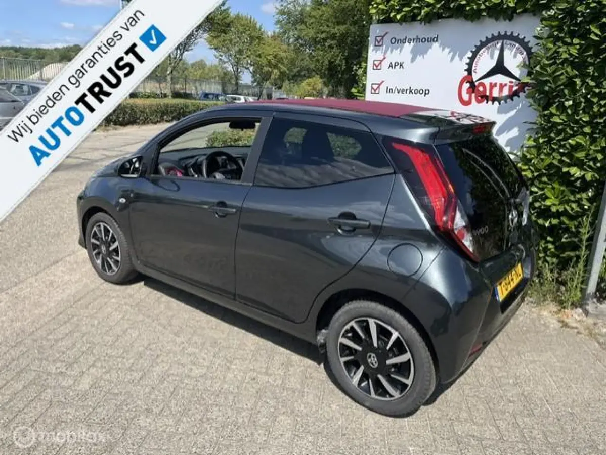 1.0 VVT-i x-clusiv cabrio 8000 km