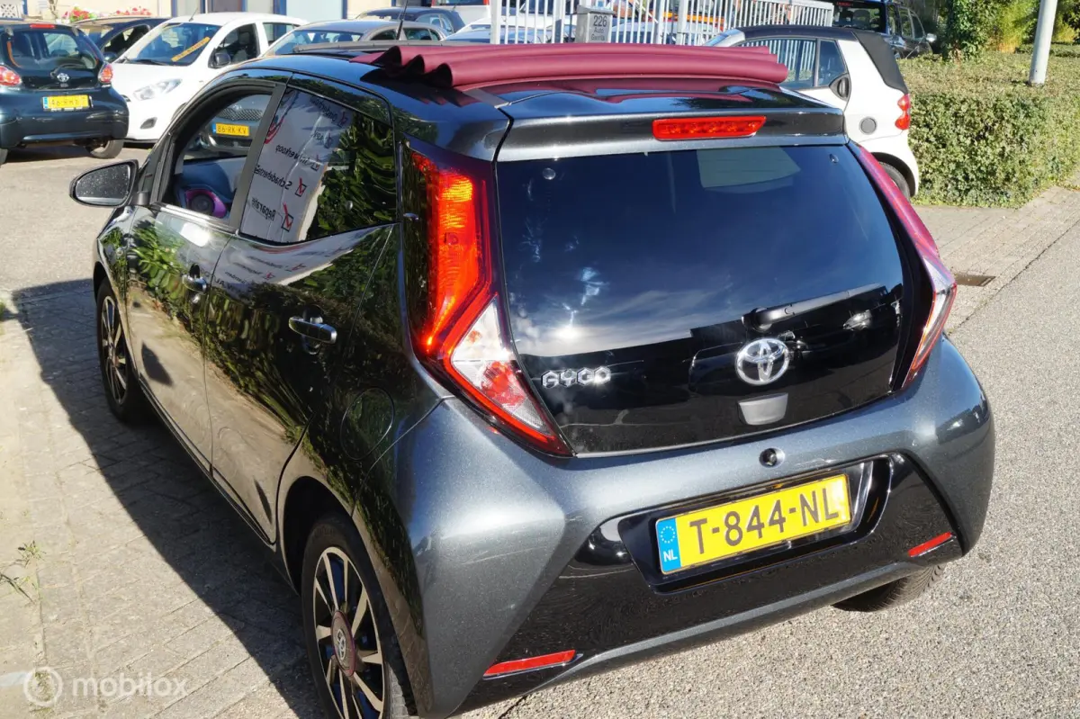 1.0 VVT-i x-clusiv cabrio 8000 km
