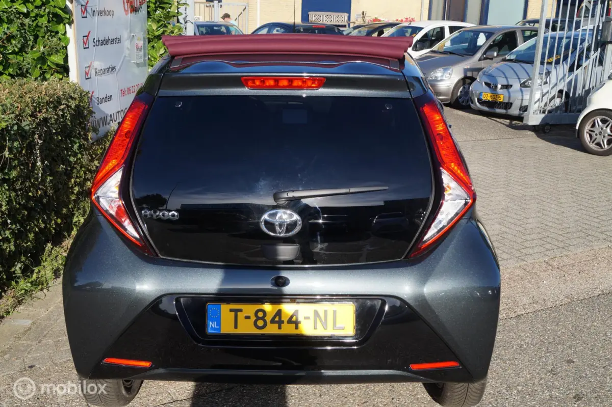 1.0 VVT-i x-clusiv cabrio 8000 km