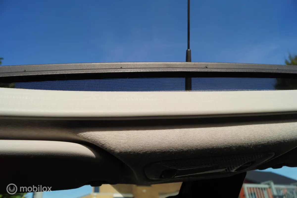 1.0 VVT-i x-clusiv cabrio 8000 km