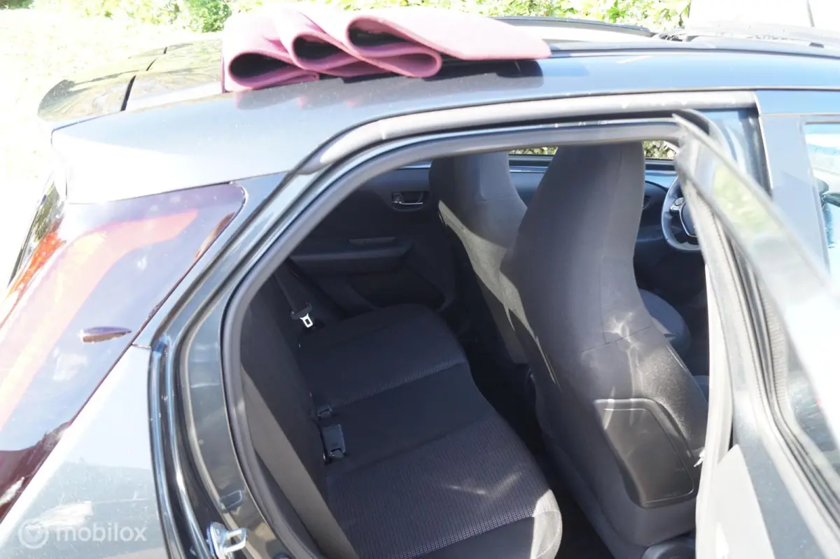 1.0 VVT-i x-clusiv cabrio 8000 km
