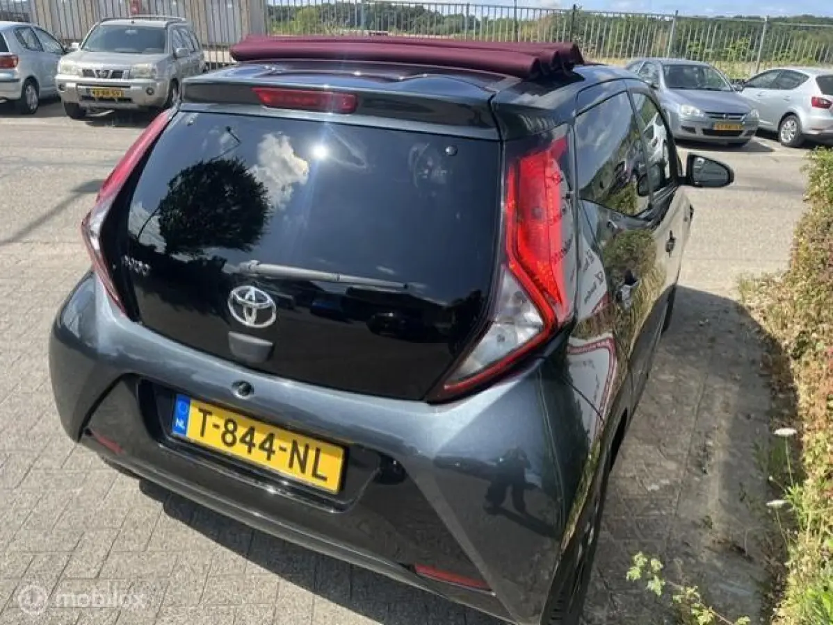 1.0 VVT-i x-clusiv cabrio 8000 km