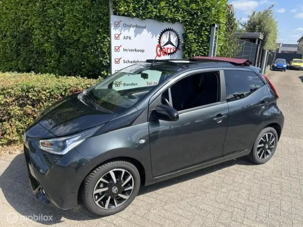 1.0 VVT-i x-clusiv cabrio 8000 km