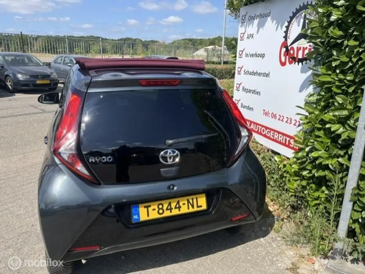 1.0 VVT-i x-clusiv cabrio 8000 km