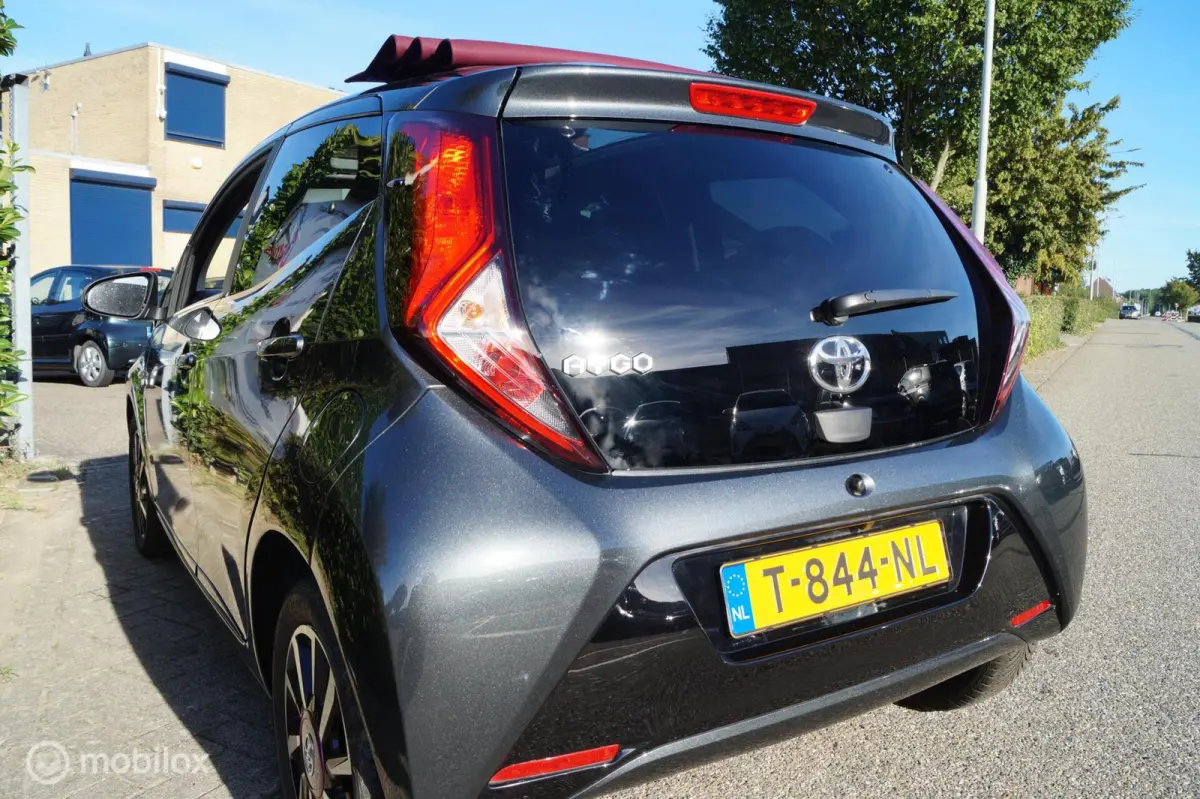 1.0 VVT-i x-clusiv cabrio 8000 km