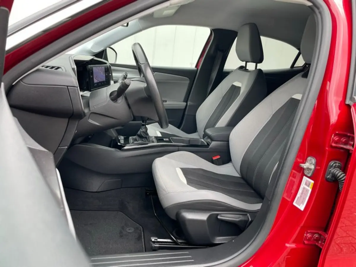 1.2 Turbo Business Elegance met 10-inch Navigatie, Keyless, Camera