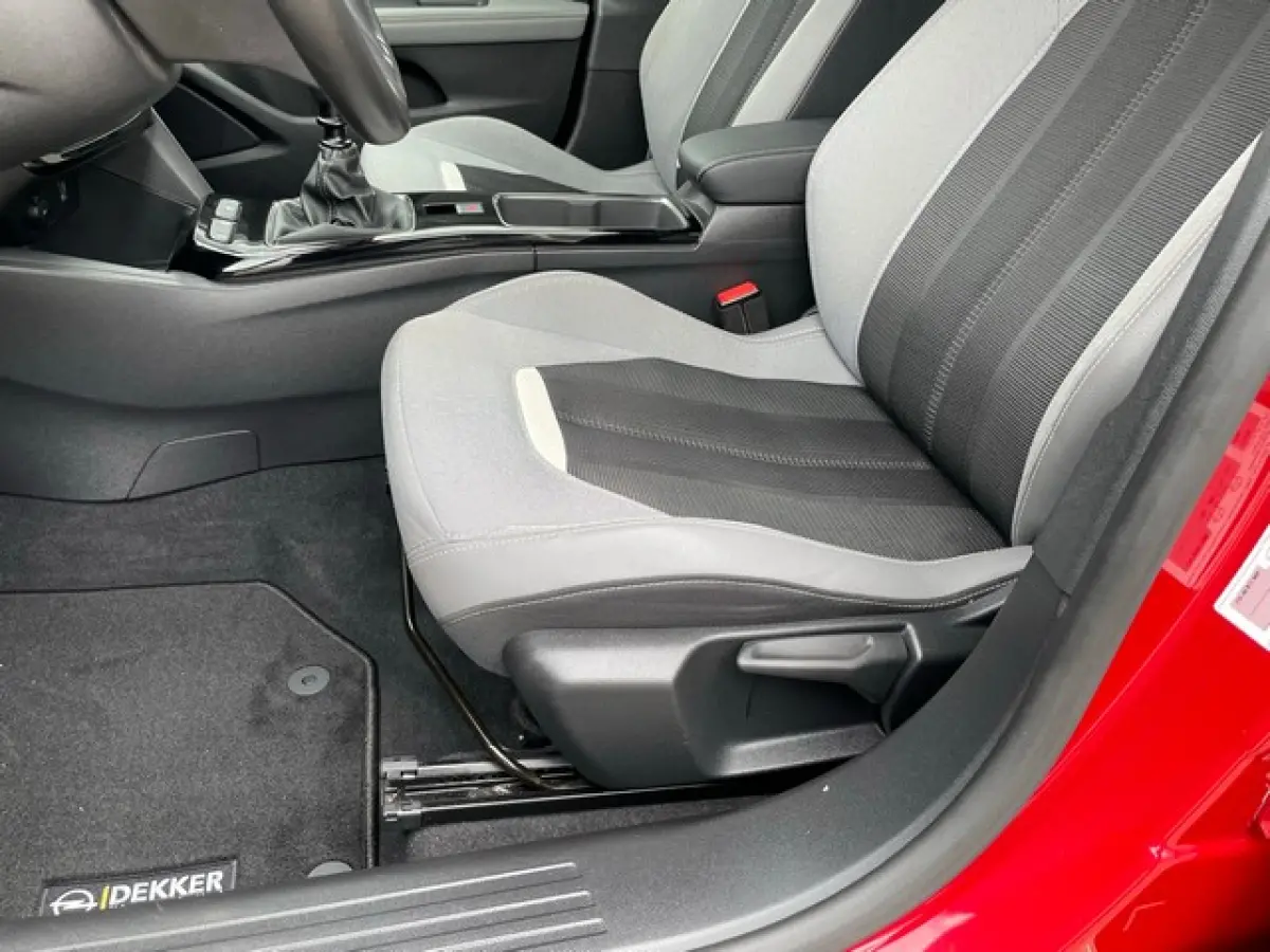 1.2 Turbo Business Elegance met 10-inch Navigatie, Keyless, Camera