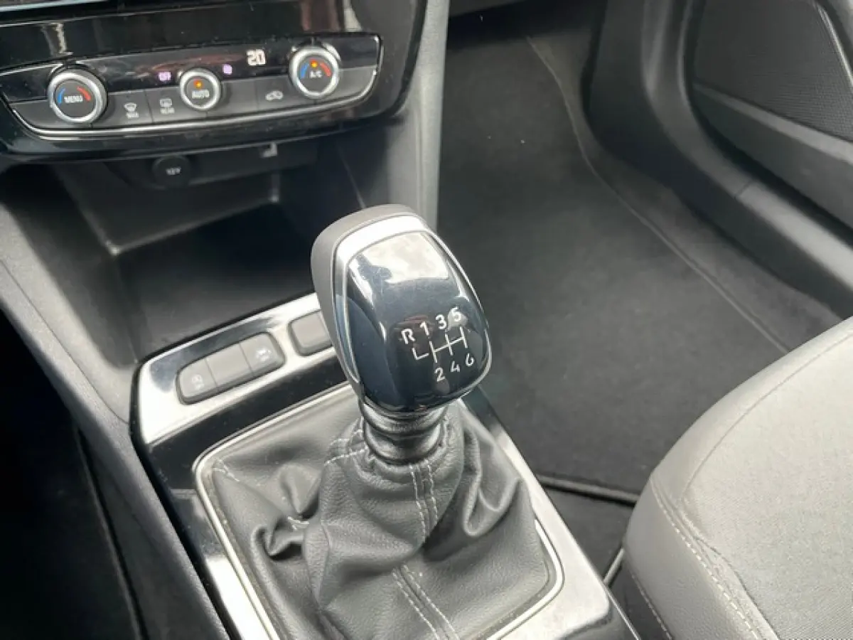 1.2 Turbo Business Elegance met 10-inch Navigatie, Keyless, Camera
