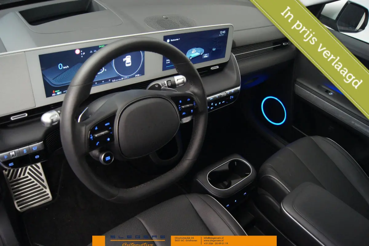Lounge Techniq +Uniq pakket Bose Leer Head up
