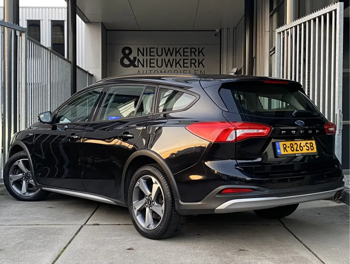 1.0 EcoBoost Active Business | NAVI | CRUISE CONTROL | CARPLAY | STOEL/STUURVERWARMING | PDC V+A | LMV 17'' | AIRCO | BLUETOOTH | ALL-SEASON BANDEN