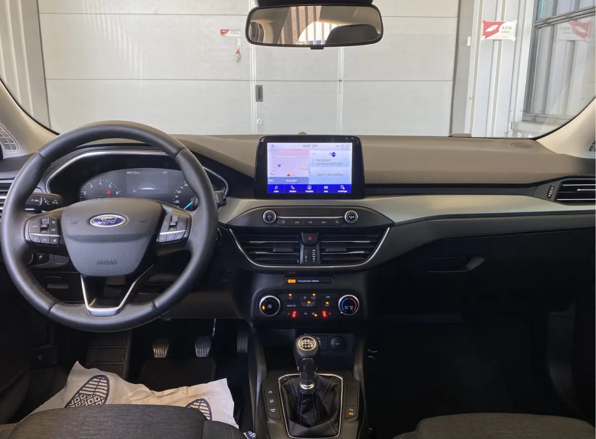1.0 EcoBoost Active Business | NAVI | CRUISE CONTROL | CARPLAY | STOEL/STUURVERWARMING | PDC V+A | LMV 17'' | AIRCO | BLUETOOTH | ALL-SEASON BANDEN