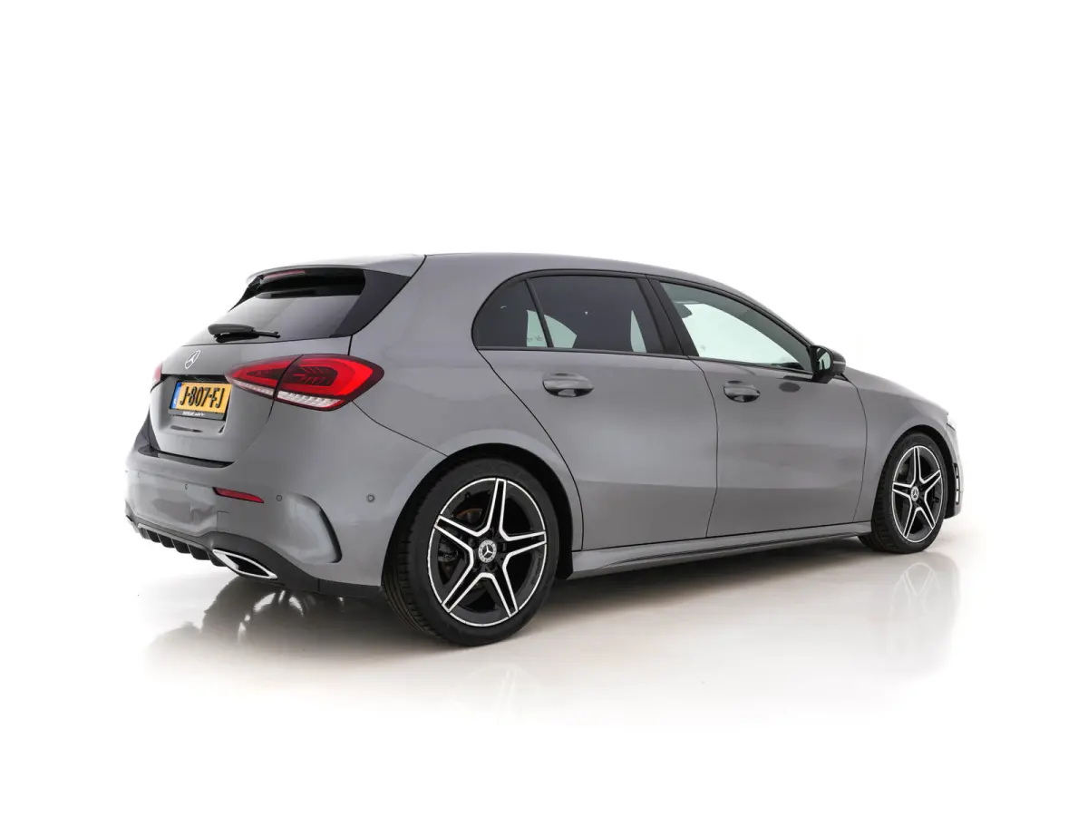 180 AMG-Line Business Solution *PANO | LEATHER-MICROFIBRE | WIDESCREEN-COCKPIT | FULL-LED | CAMERA | ECC | PDC | CRUISE | HEATED-SPORTSEATS | PRIVACY-GLASS | 18"ALU*