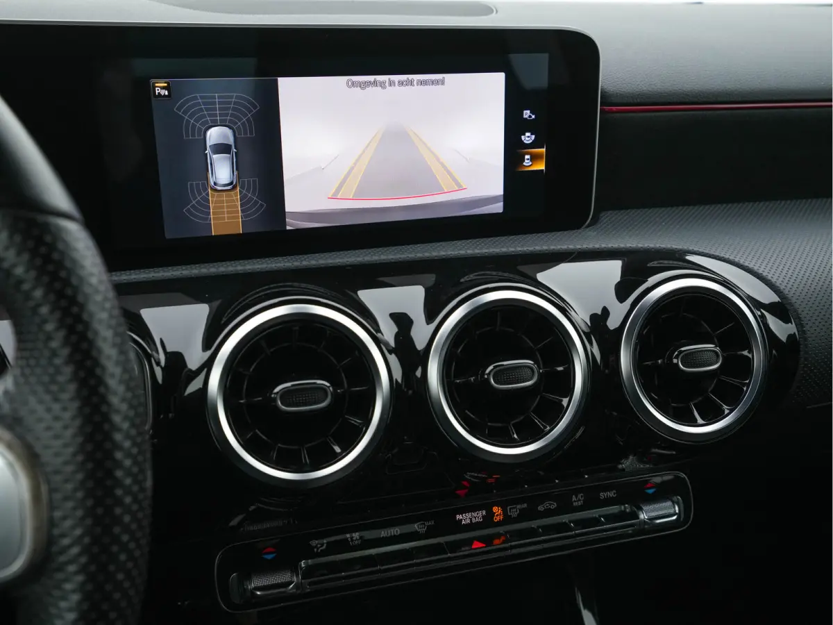180 AMG-Line Business Solution *PANO | LEATHER-MICROFIBRE | WIDESCREEN-COCKPIT | FULL-LED | CAMERA | ECC | PDC | CRUISE | HEATED-SPORTSEATS | PRIVACY-GLASS | 18"ALU*