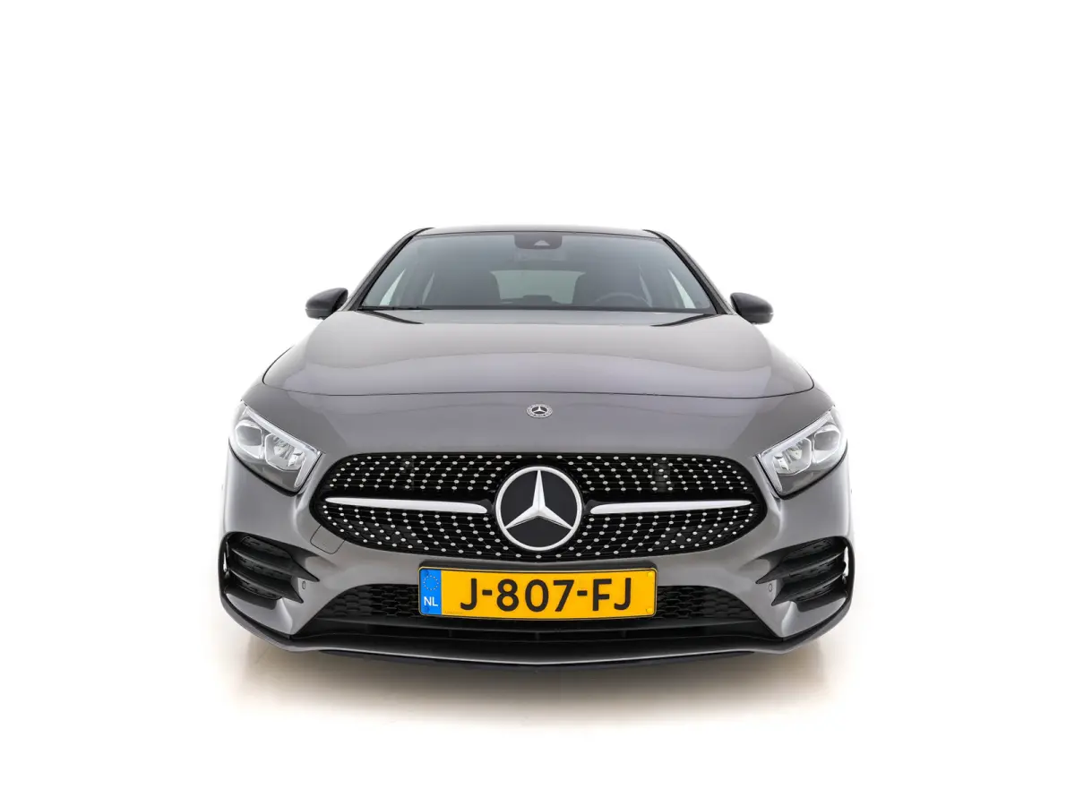 180 AMG-Line Business Solution *PANO | LEATHER-MICROFIBRE | WIDESCREEN-COCKPIT | FULL-LED | CAMERA | ECC | PDC | CRUISE | HEATED-SPORTSEATS | PRIVACY-GLASS | 18"ALU*