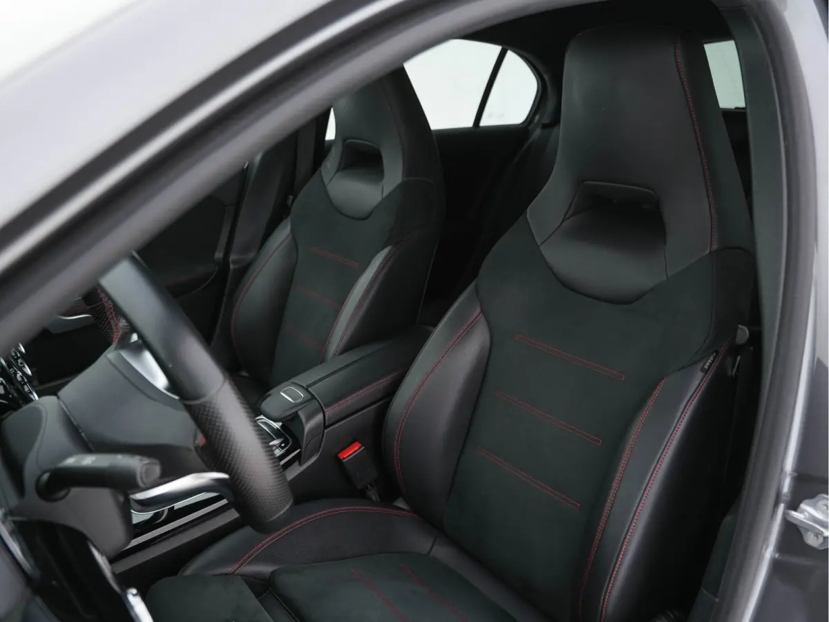 180 AMG-Line Business Solution *PANO | LEATHER-MICROFIBRE | WIDESCREEN-COCKPIT | FULL-LED | CAMERA | ECC | PDC | CRUISE | HEATED-SPORTSEATS | PRIVACY-GLASS | 18"ALU*