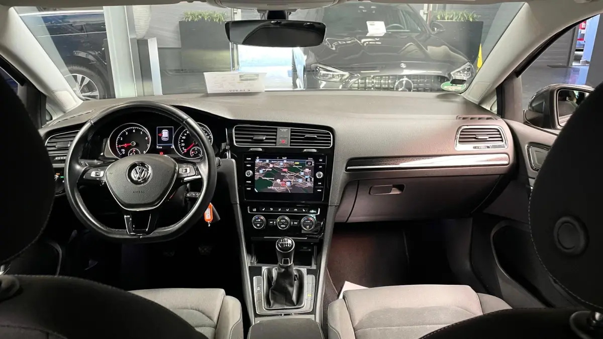7.5 FACELIFT 1.5 TSI 150PK R-LINE Highline NAVI MATRIX LED