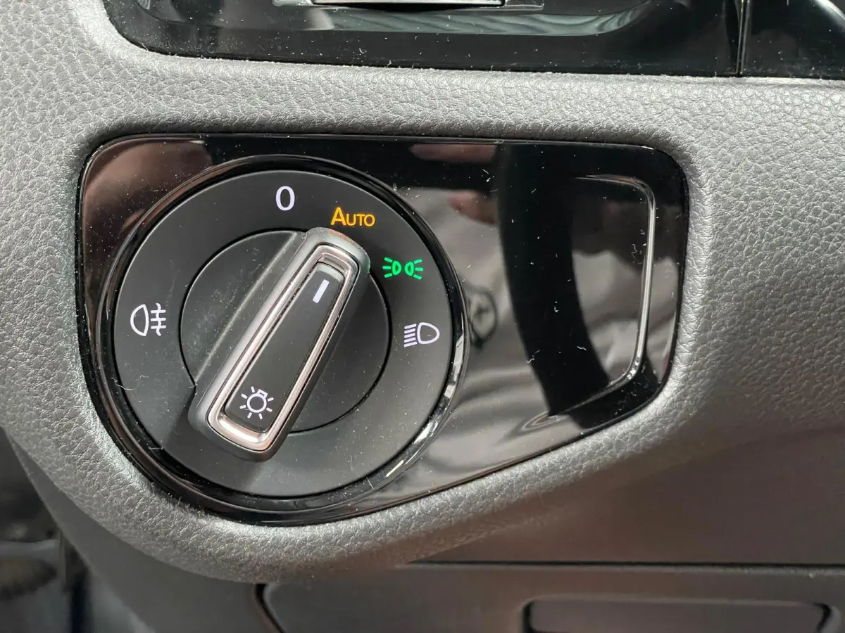 7.5 FACELIFT 1.5 TSI 150PK R-LINE Highline NAVI MATRIX LED